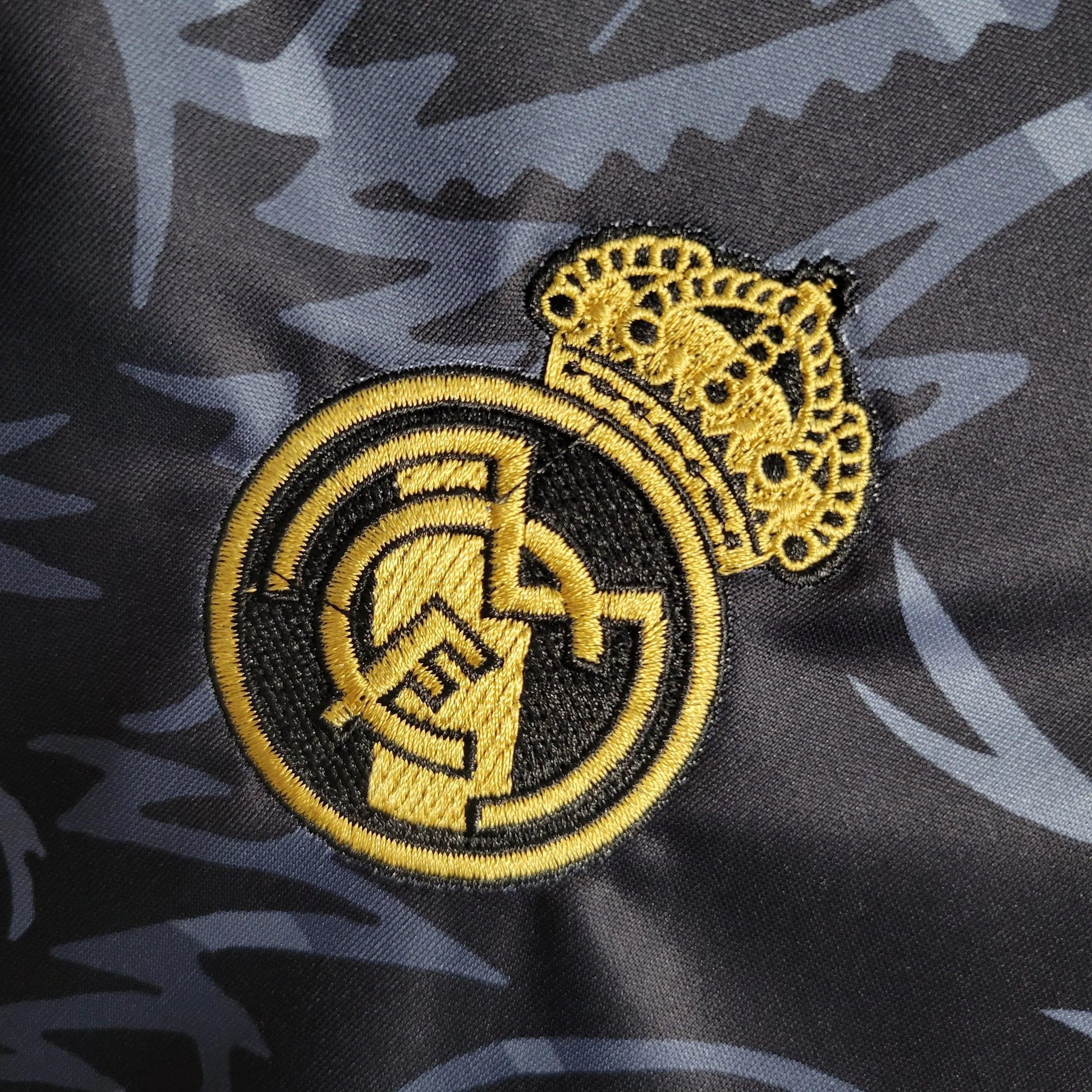 Real Madrid "Dragón Negro" Special Kit - JerseyLegacy