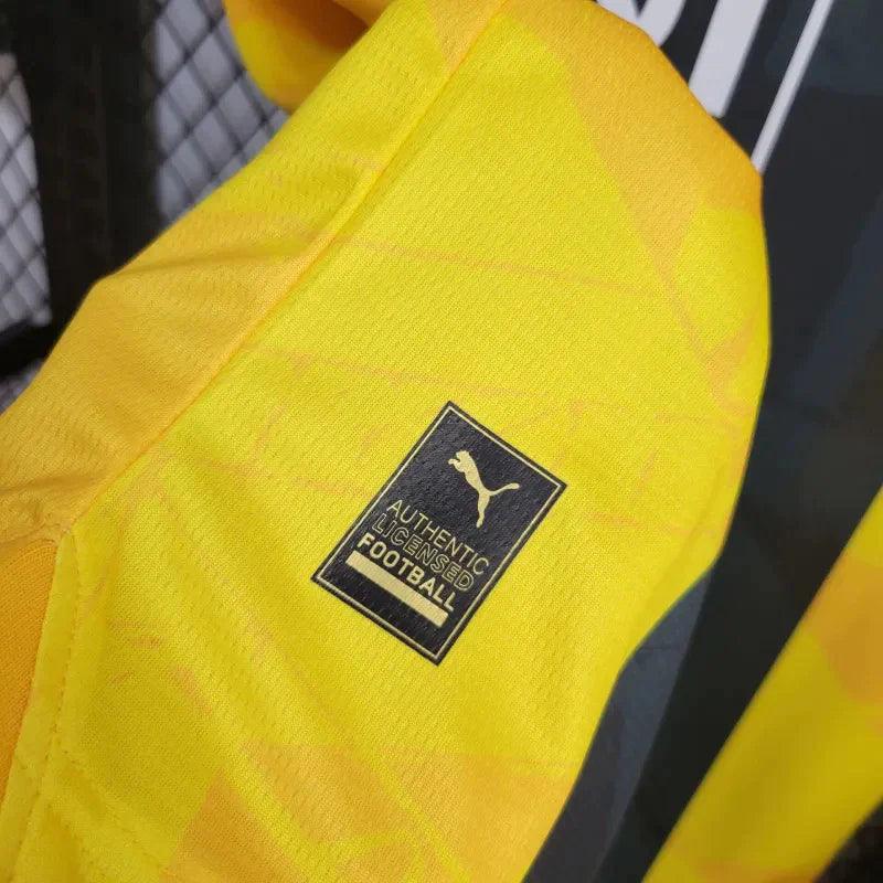 Borussia Dortmund "Royal Crest" Special Kit - JerseyLegacy