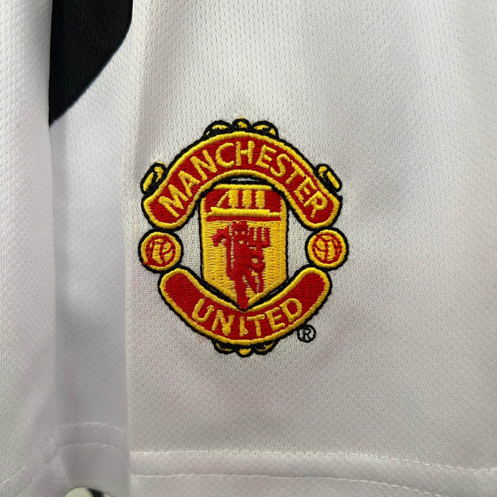 Manchester United Retro 02/04 Kids Home Jersey - JerseyLegacy