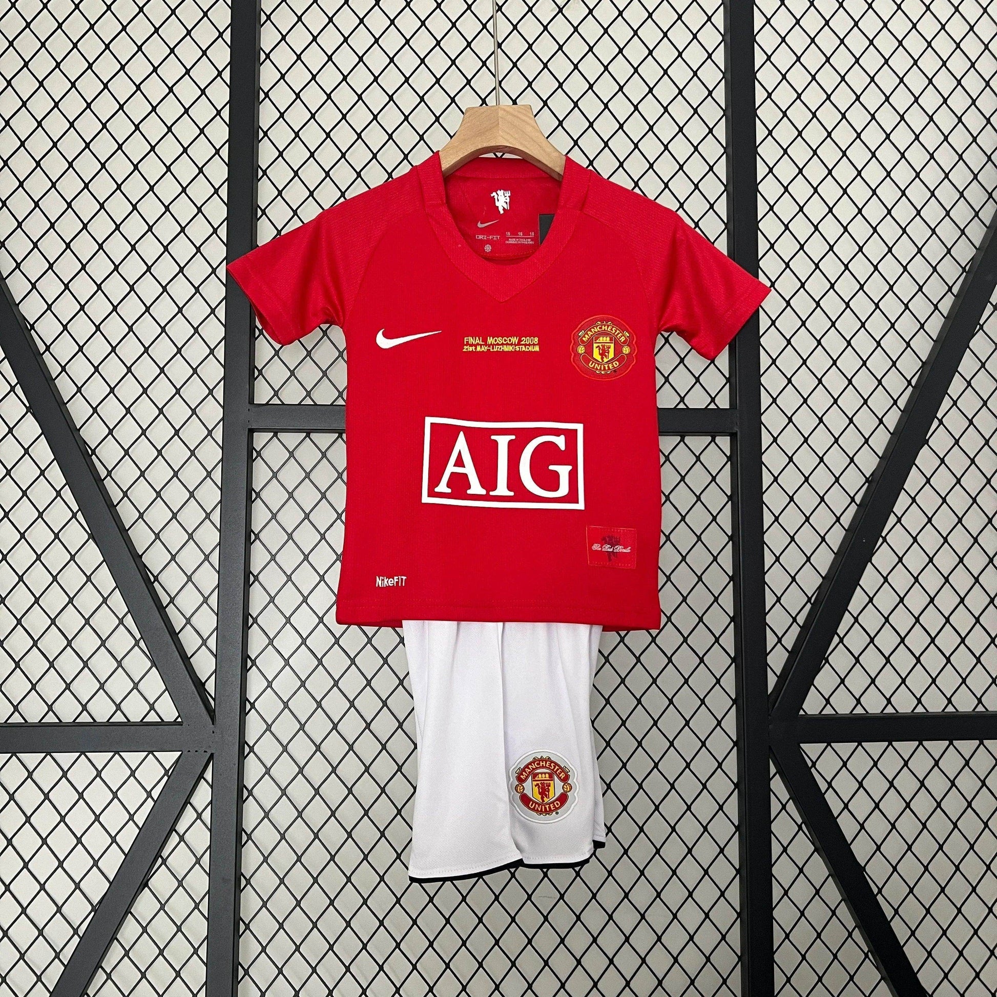 Manchester United Retro 06/07 Home Jersey Kids - JerseyLegacy