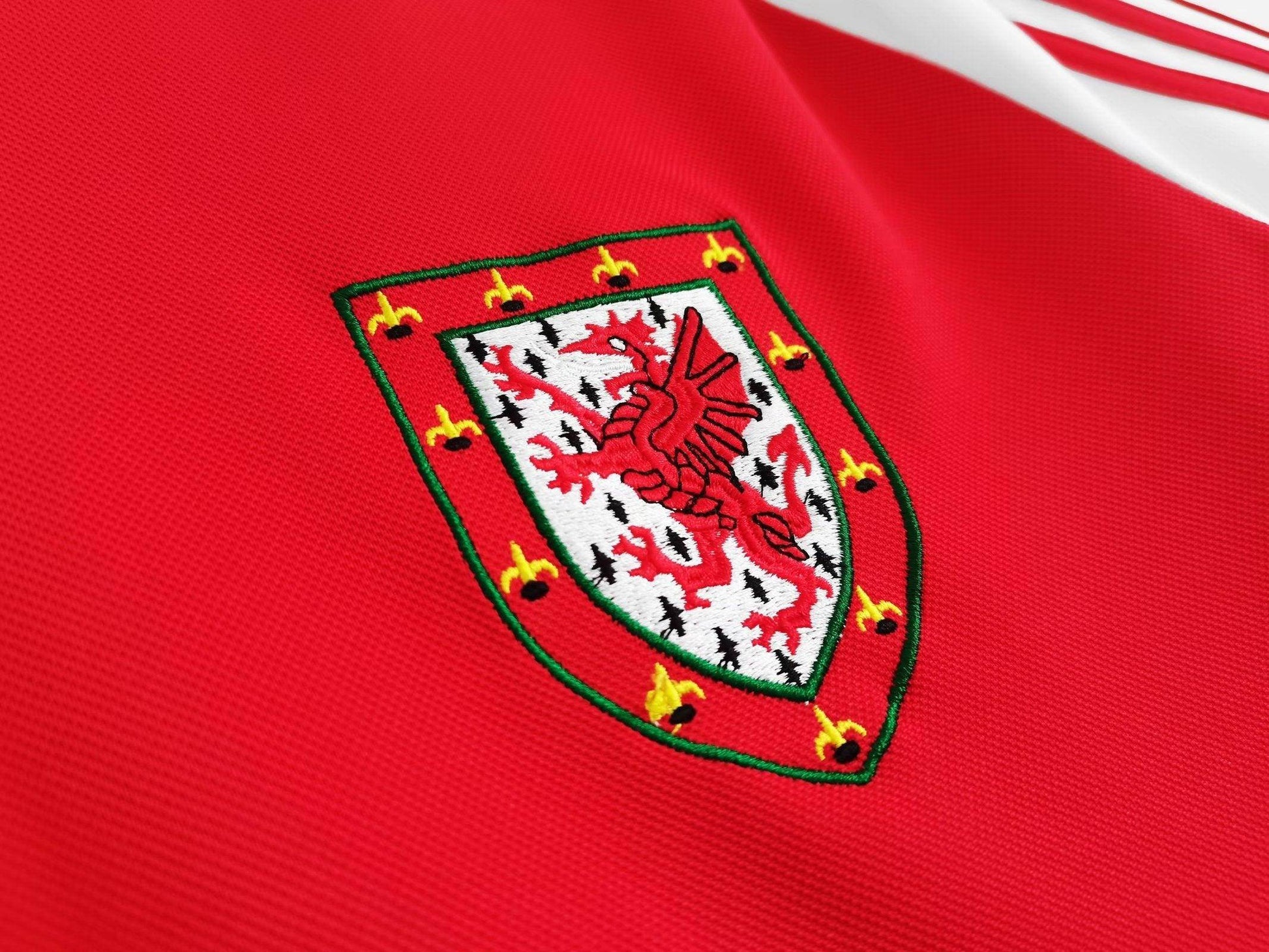 Wales 1982-1983 Home Kit - JerseyLegacy