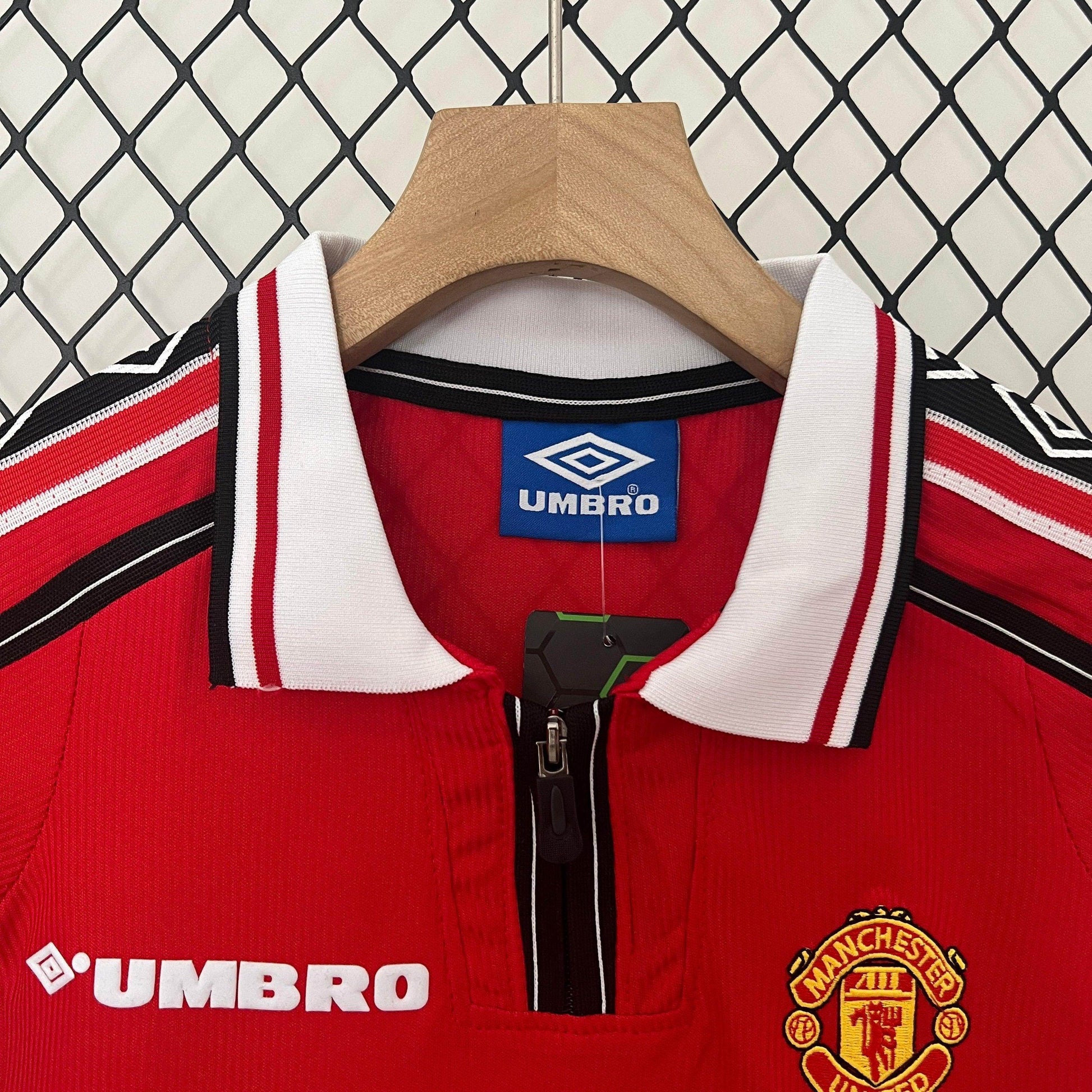 Manchester United 98/99 Home Jersey Kids - JerseyLegacy