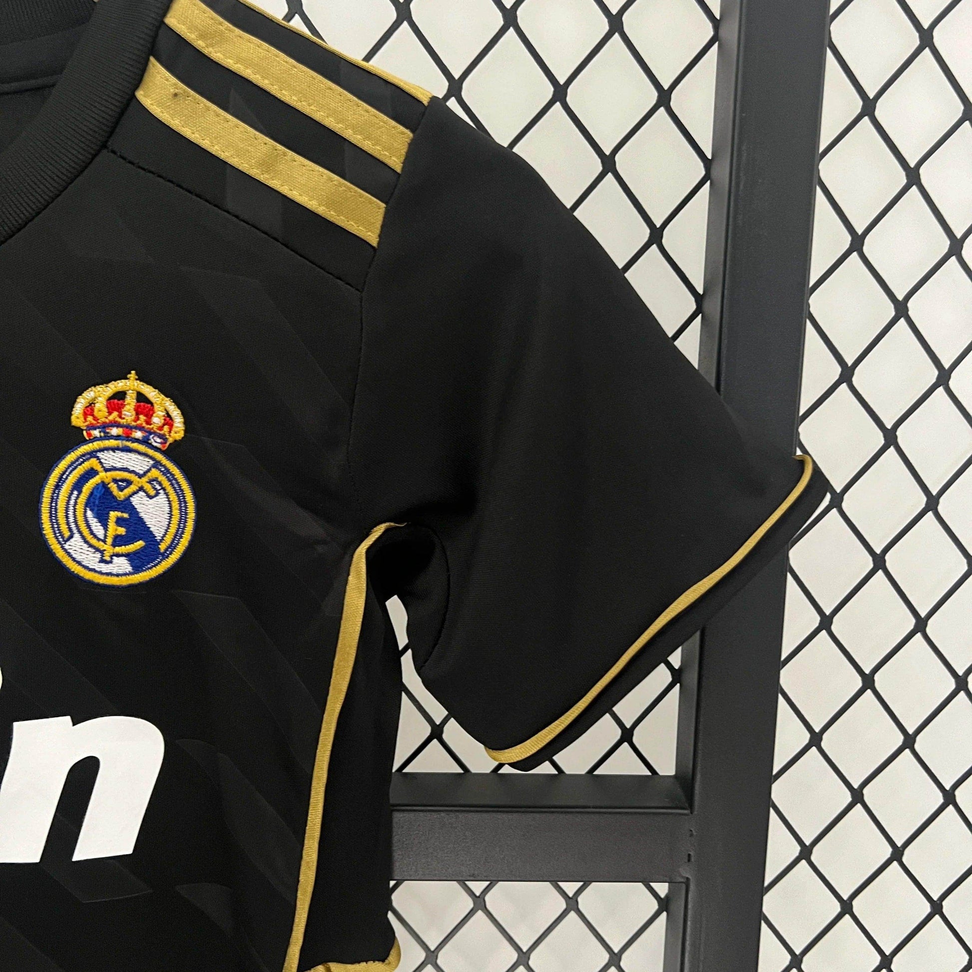 Real Madrid 11/12 Away Jersey Kids - JerseyLegacy