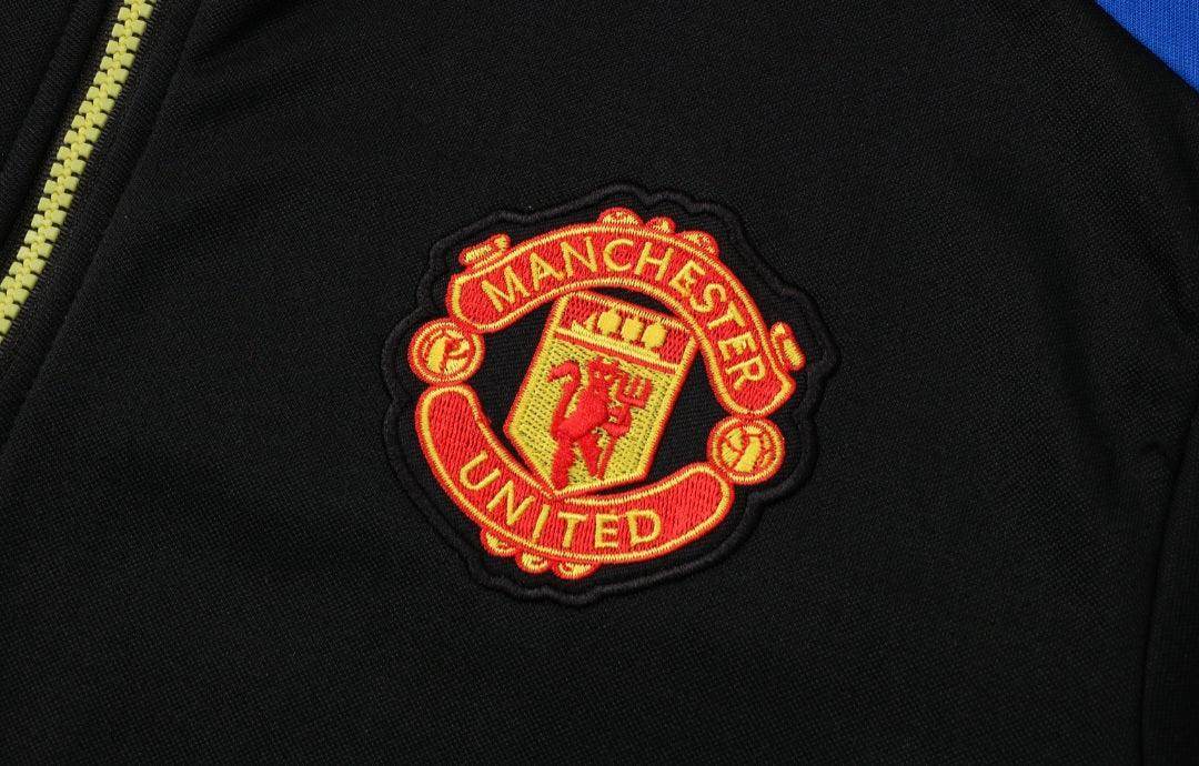 Manchester United Black Tracksuit - JerseyLegacy