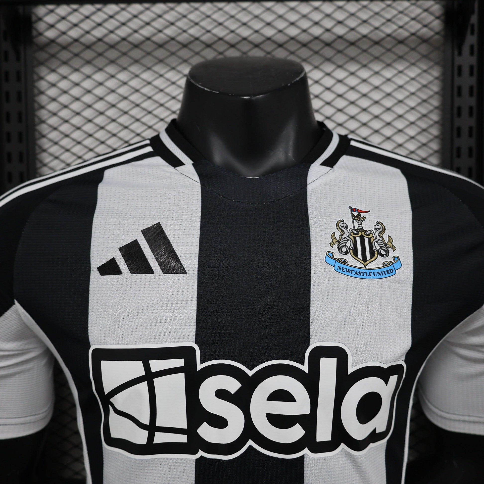 Newcastle United 2024-2025 Home Kit - JerseyLegacy