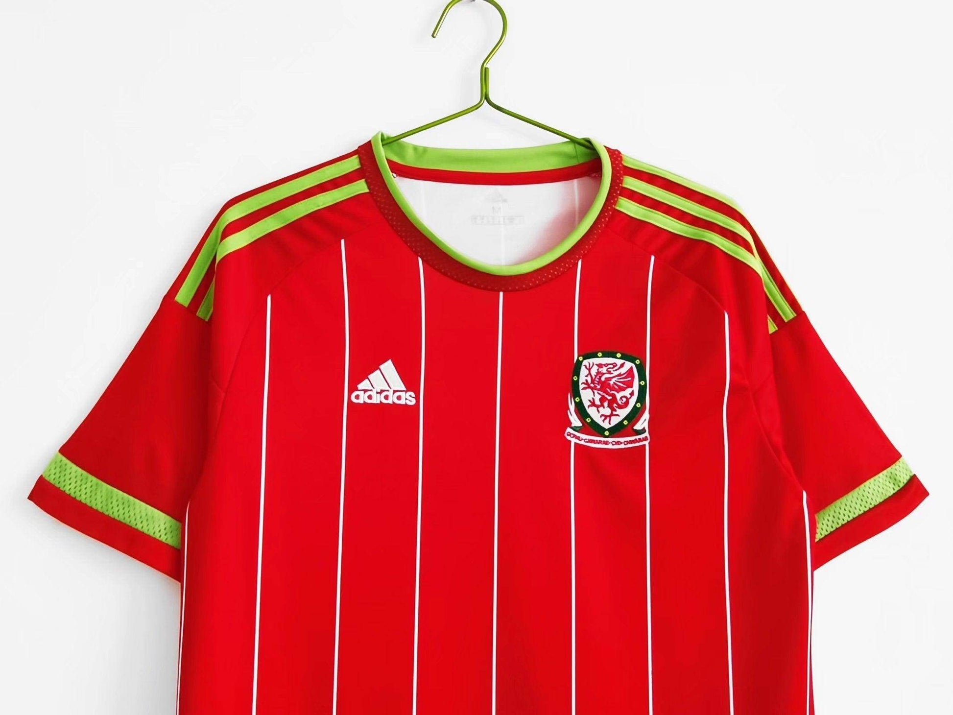 Wales 2015-2016 Home Kit - JerseyLegacy