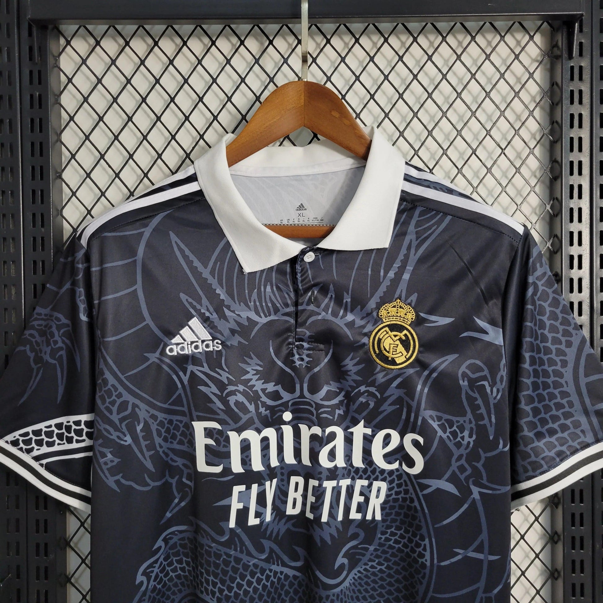 Real Madrid "Dragón Negro" Special Kit - JerseyLegacy