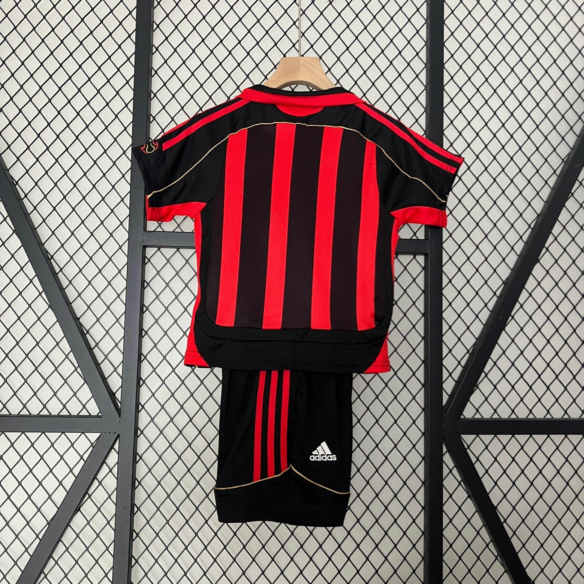 AC Milan Retro 06/07 Home Jersey - JerseyLegacy