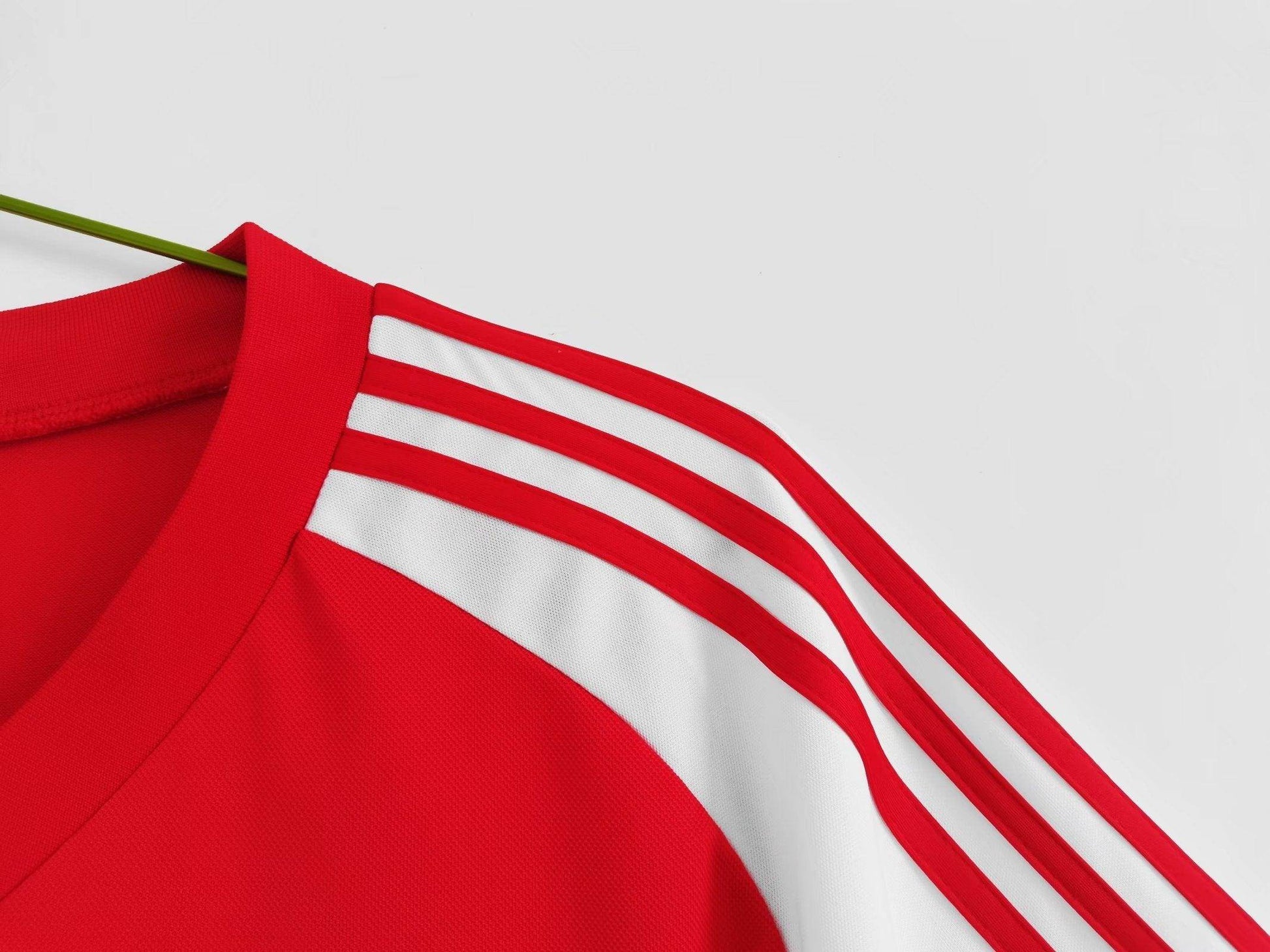 Wales 1982-1983 Home Kit - JerseyLegacy
